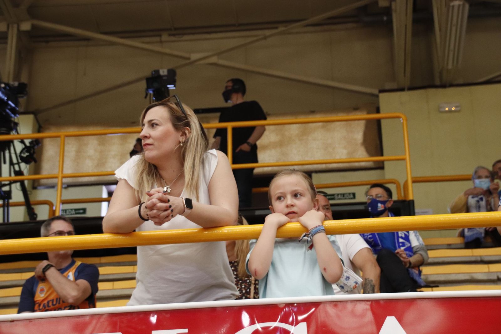 Perfumerías Avenida - Valencia Basket.