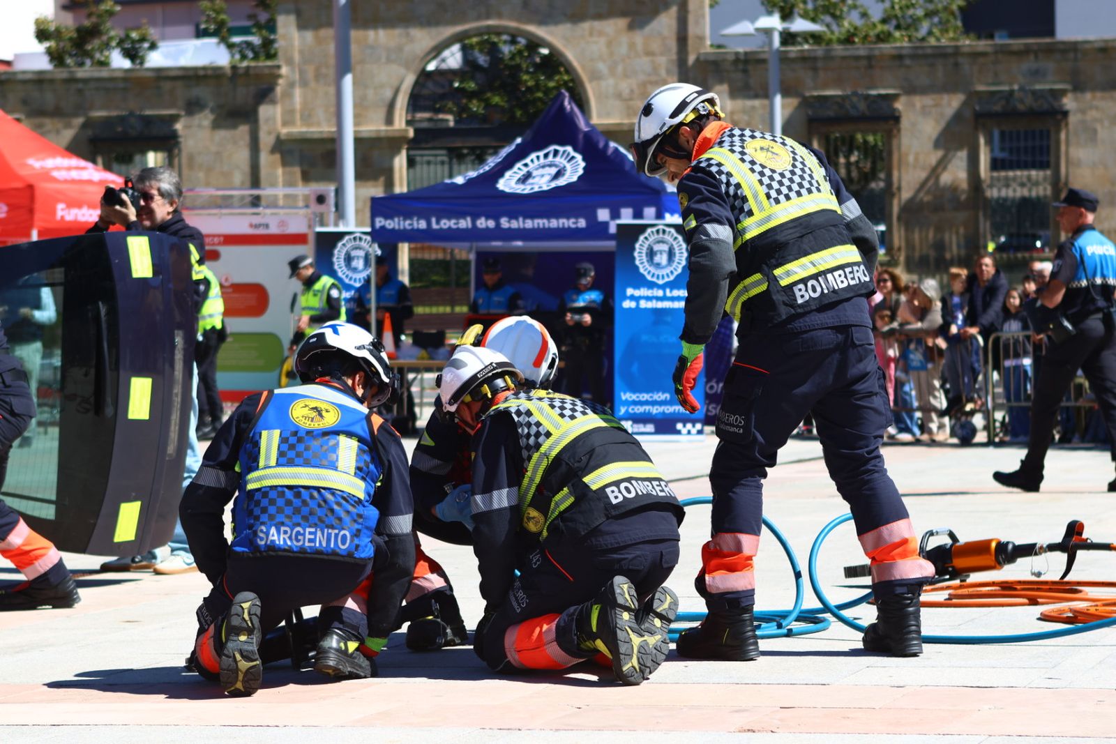 Simulacro de accidente de tráfico en la Plaza de La Concordia