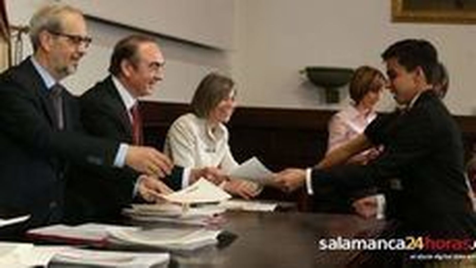 Los universitarios ya pueden solicitar una de las 5.000 Becas Santander de prácticas en pymes