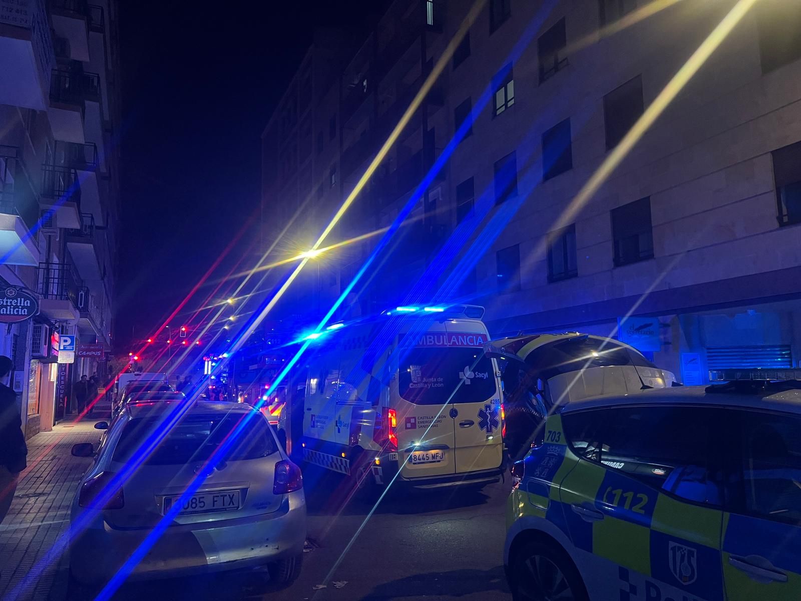 Gran despliegue de Bomberos y Policía por un incendio en Salamanca