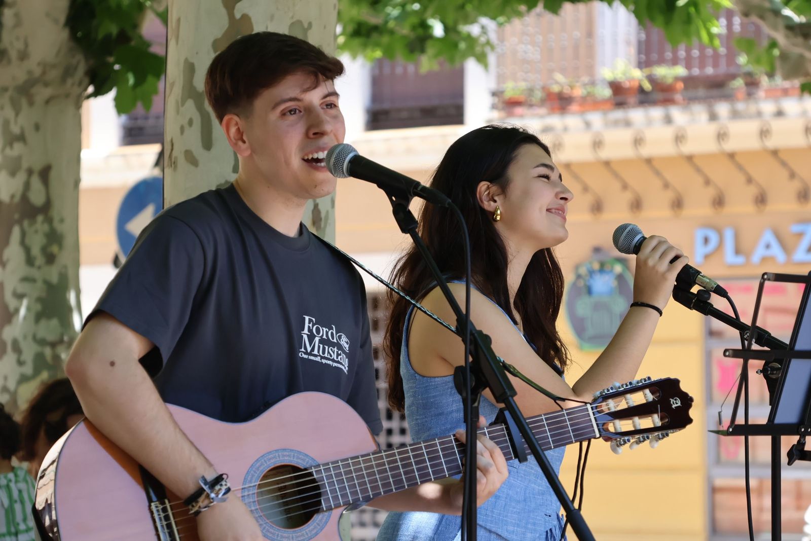 feria-de-vermu-en-plaza-de-viriato-24