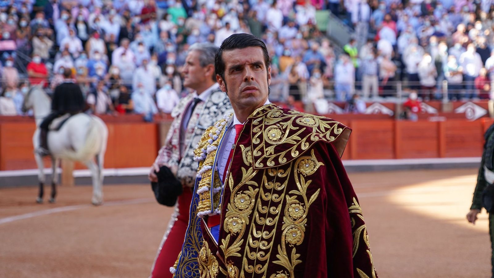 Emilio de Justo haciendo el paseíllo en La Glorieta