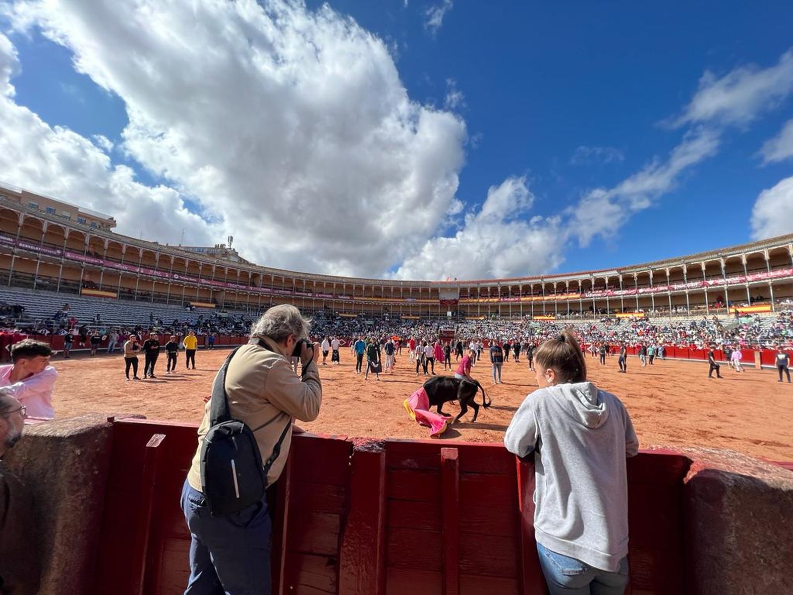 ambiente-durante-el-sorteo-de-los-el-puerto-de-san-lorenzo-y-la-ventana-del-puerto-3