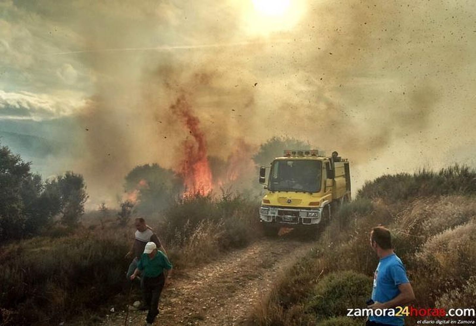 Sofocan un incendio en Ferreras de Abajo que calcinó cinco hectáreas