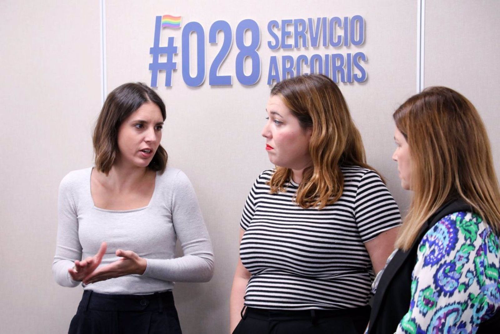 Visita de la ministra de Igualdad en funciones, Irene Montero; la secretaria de Estado de Igualdad y contra la Violencia de Género, Ángela Rodríguez; y la directora general de Diversidad Sexual y Derechos LGTBI, Boti
