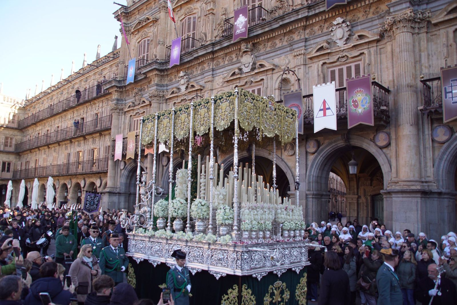 Las imágenes de la emotiva procesión de la Dominicana sin el Cristo de la Buena Muerte  (1).jpeg