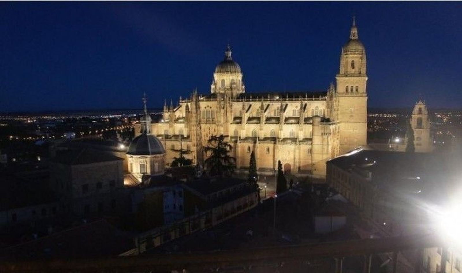 Visita cultural a Salamanca y viaje al parque temático Faunia de Madrid