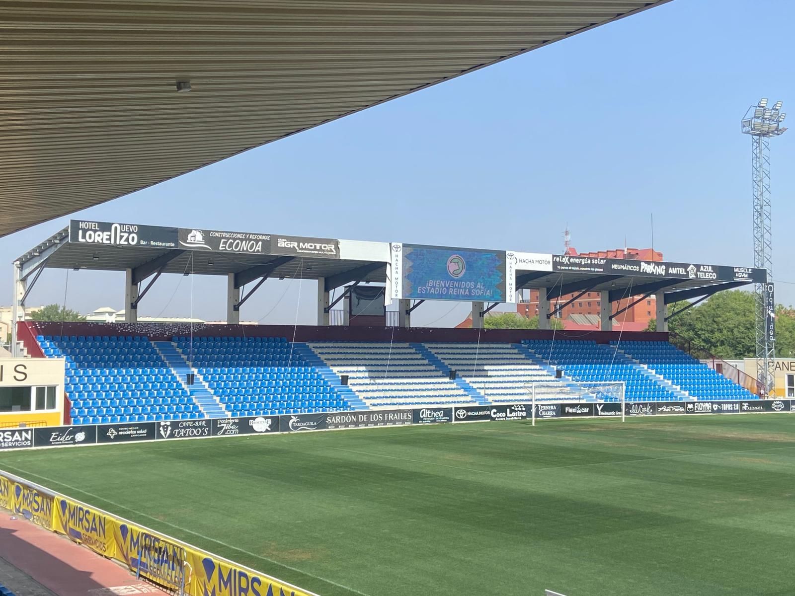 Tifo preparado en el Reina Sofía para el partido entre Unionistas de Salamanca y Salamanca CF UDS