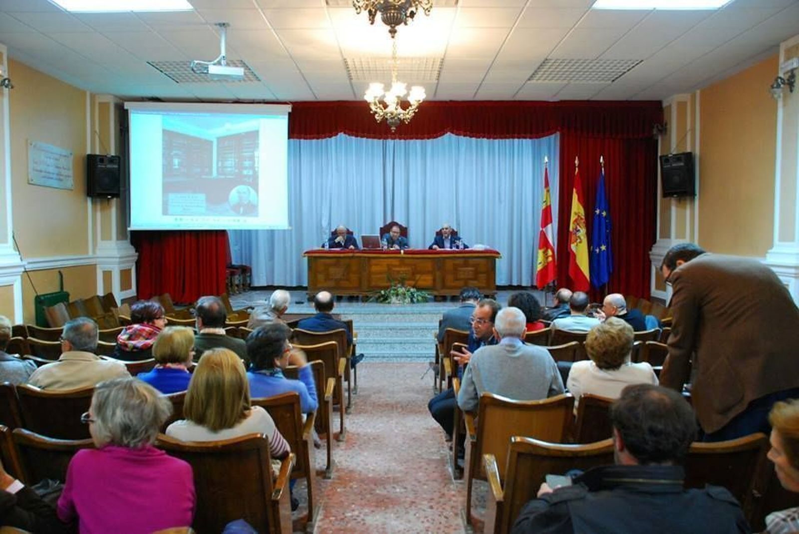 Nicomedes Martín Mateos ya tiene biografía