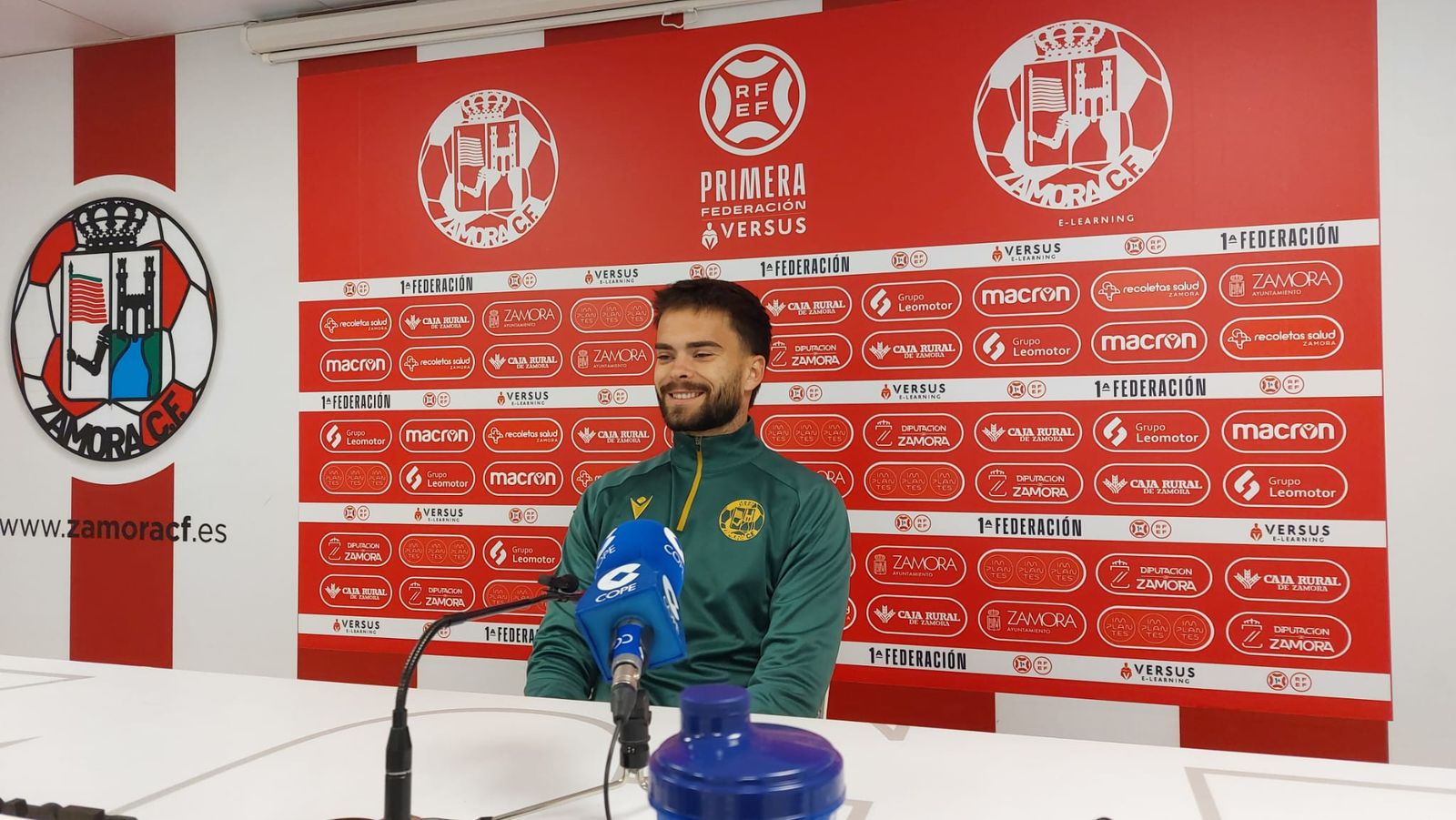 Josh Farrell, en rueda de prensa