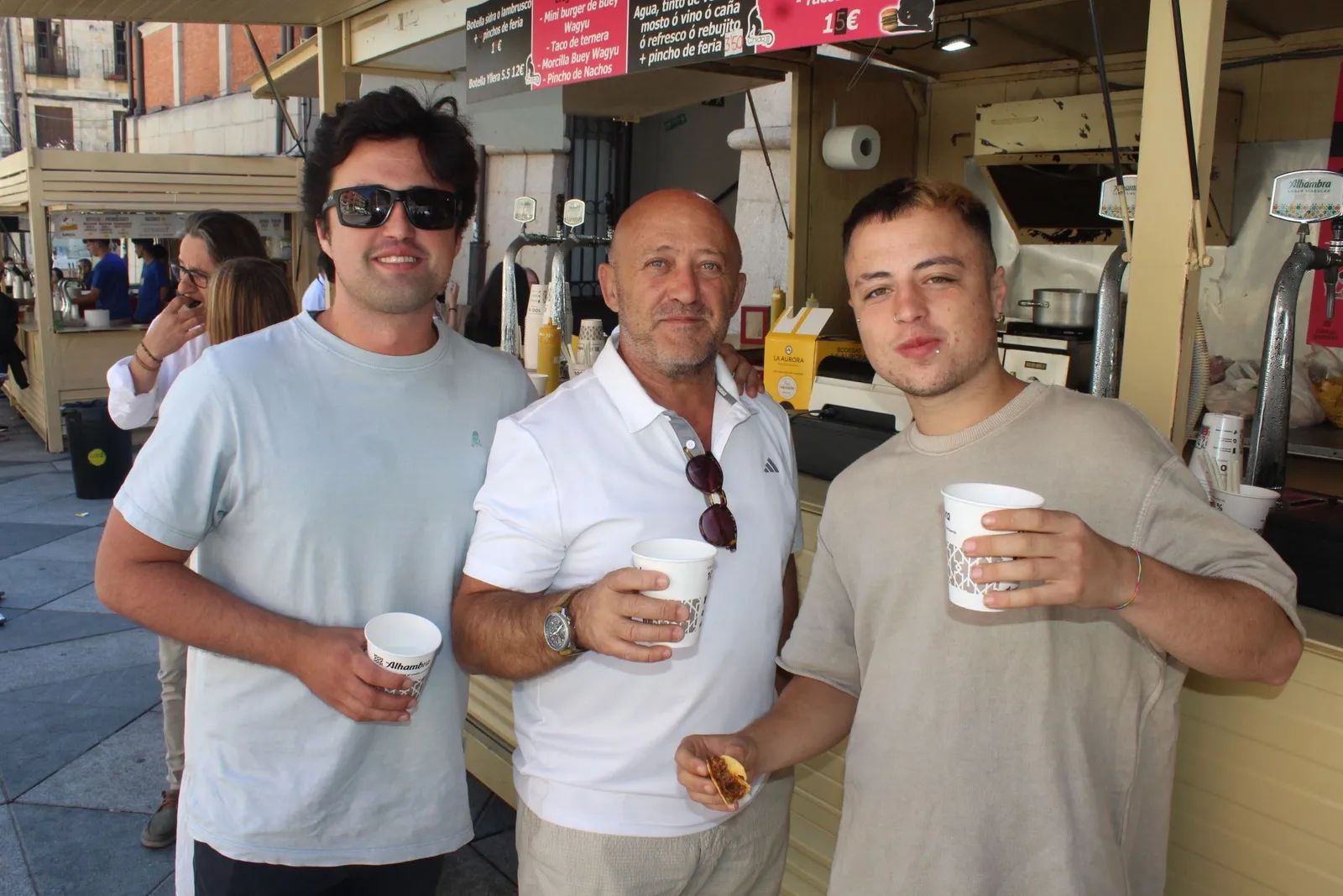 Ambiente en la Feria de Día en el mediodía de este sábado