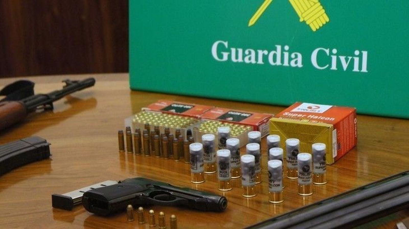 Los gerentes del concesionario donde se produjo el tiroteo, detenidos por encubridores