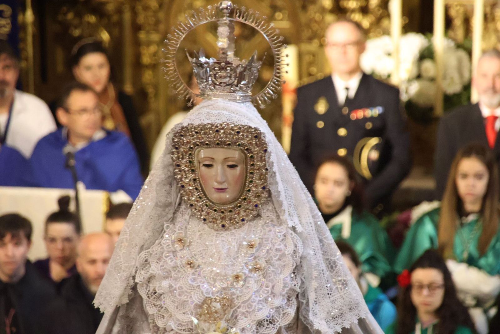 La Procesión del Encuentro realiza un encuentro para la cofradía y abre al público los pasos de Jesús Resucitado y la Virgen de la Alegría