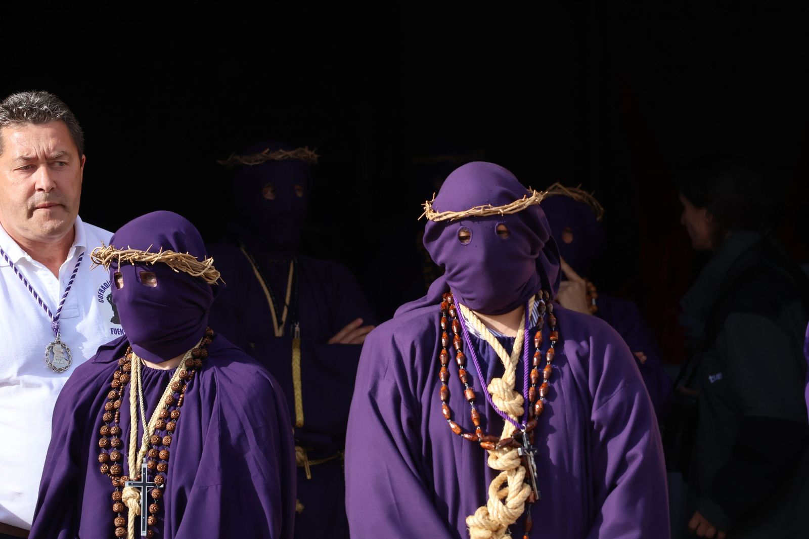 Revive las imágenes de la procesión del Santo Entierro en Fuentesaúco