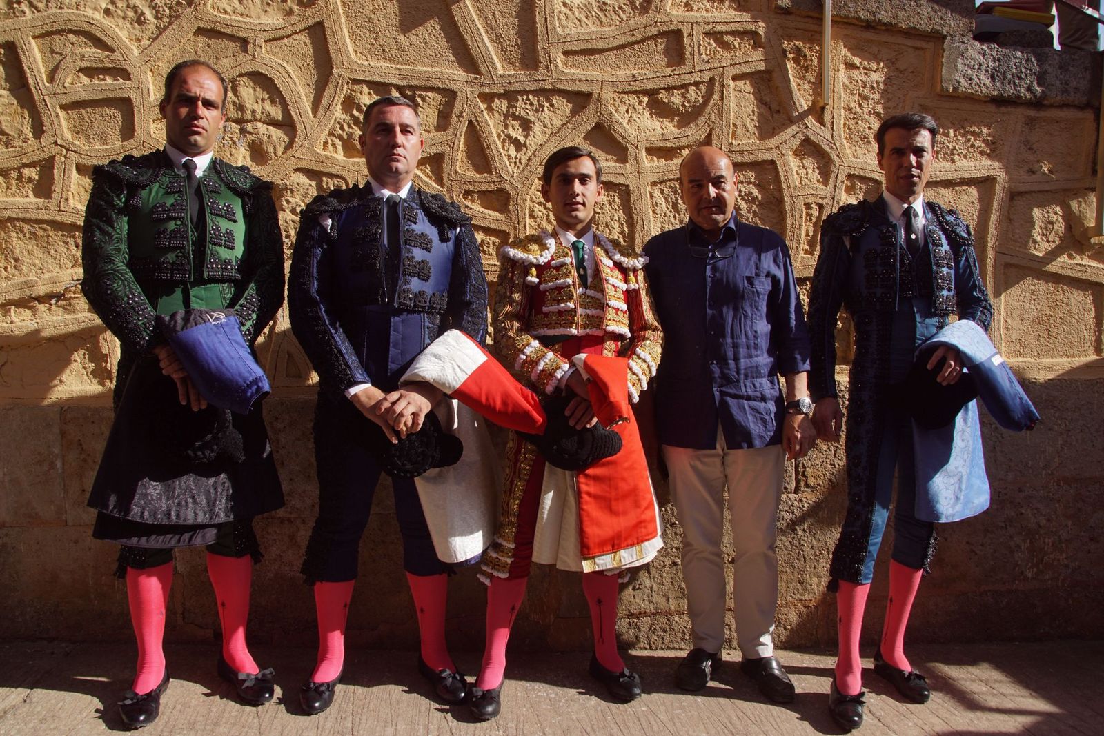 Así se ha vivido la primera corrida de la feria 2025 en La Glorieta: imágenes del ambiente en los tendidos y en el patio de cuadrillas