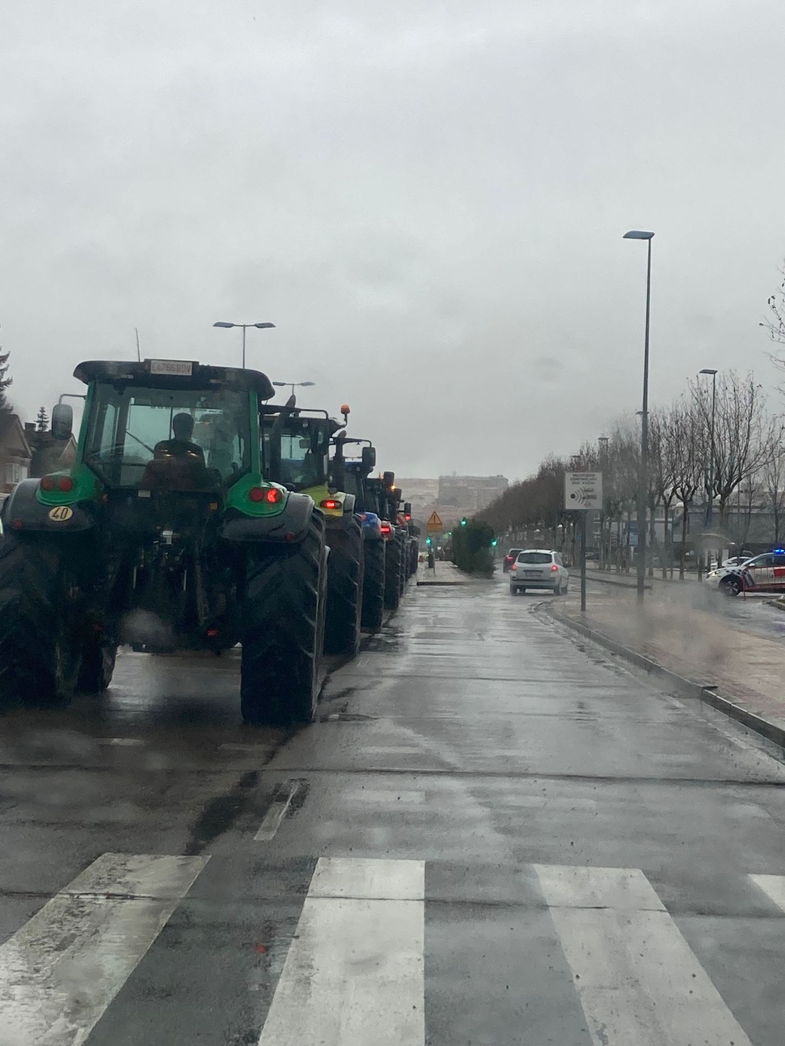 En imágenes la marcha con tractores y vehículos de campo en Salamanca en protesta contra Mercosur