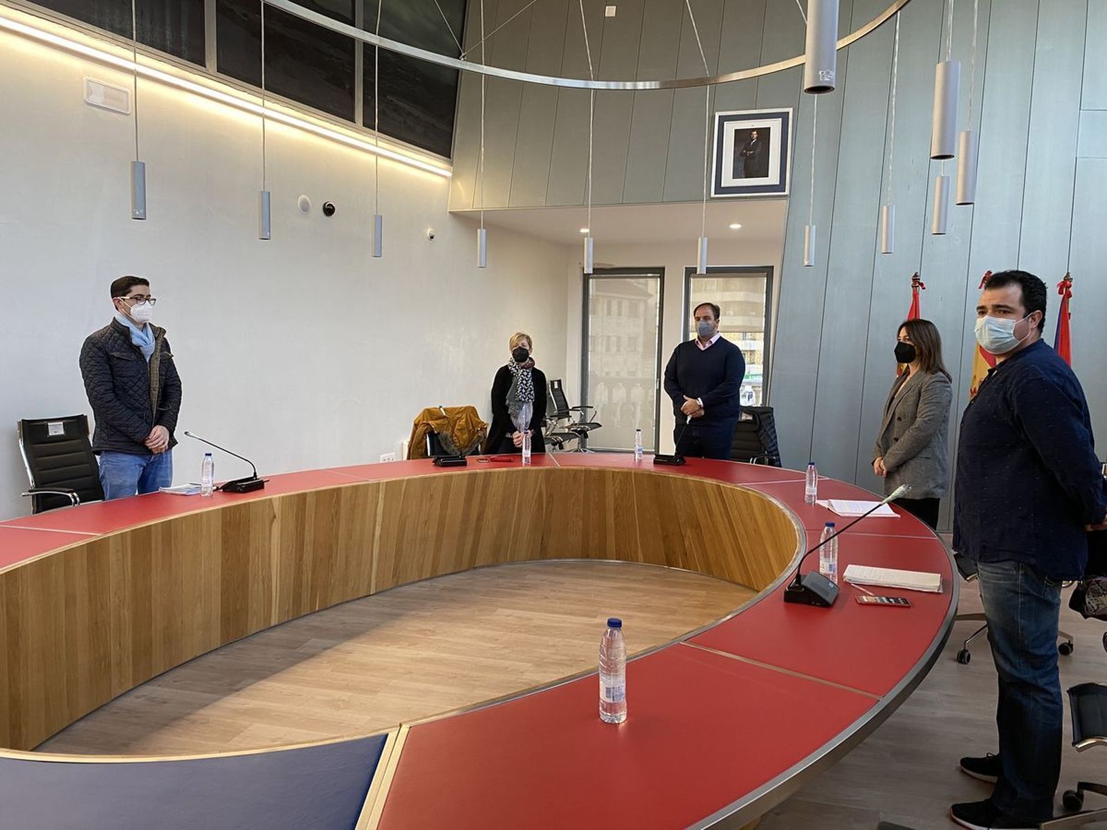 Minuto de silencio en el pleno de Guijuelo en memoria de los vecinos fallecidos por COVID