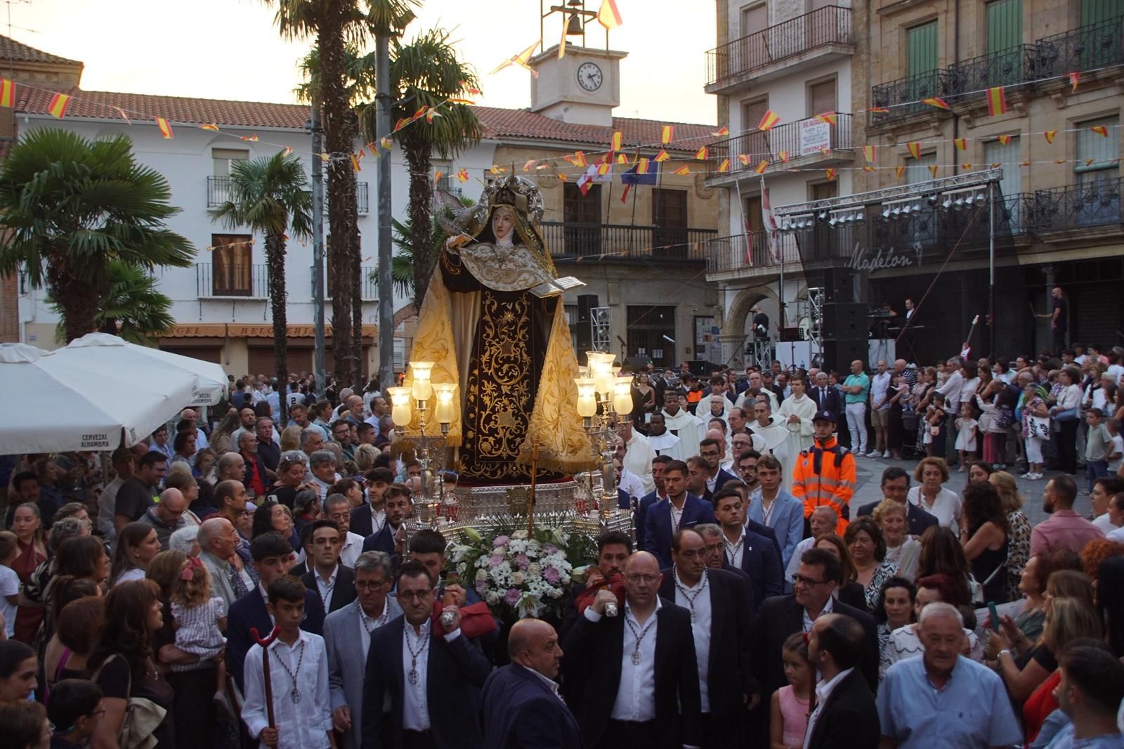 Procesión del regreso a clausura de Santa Teresa de Jesús
