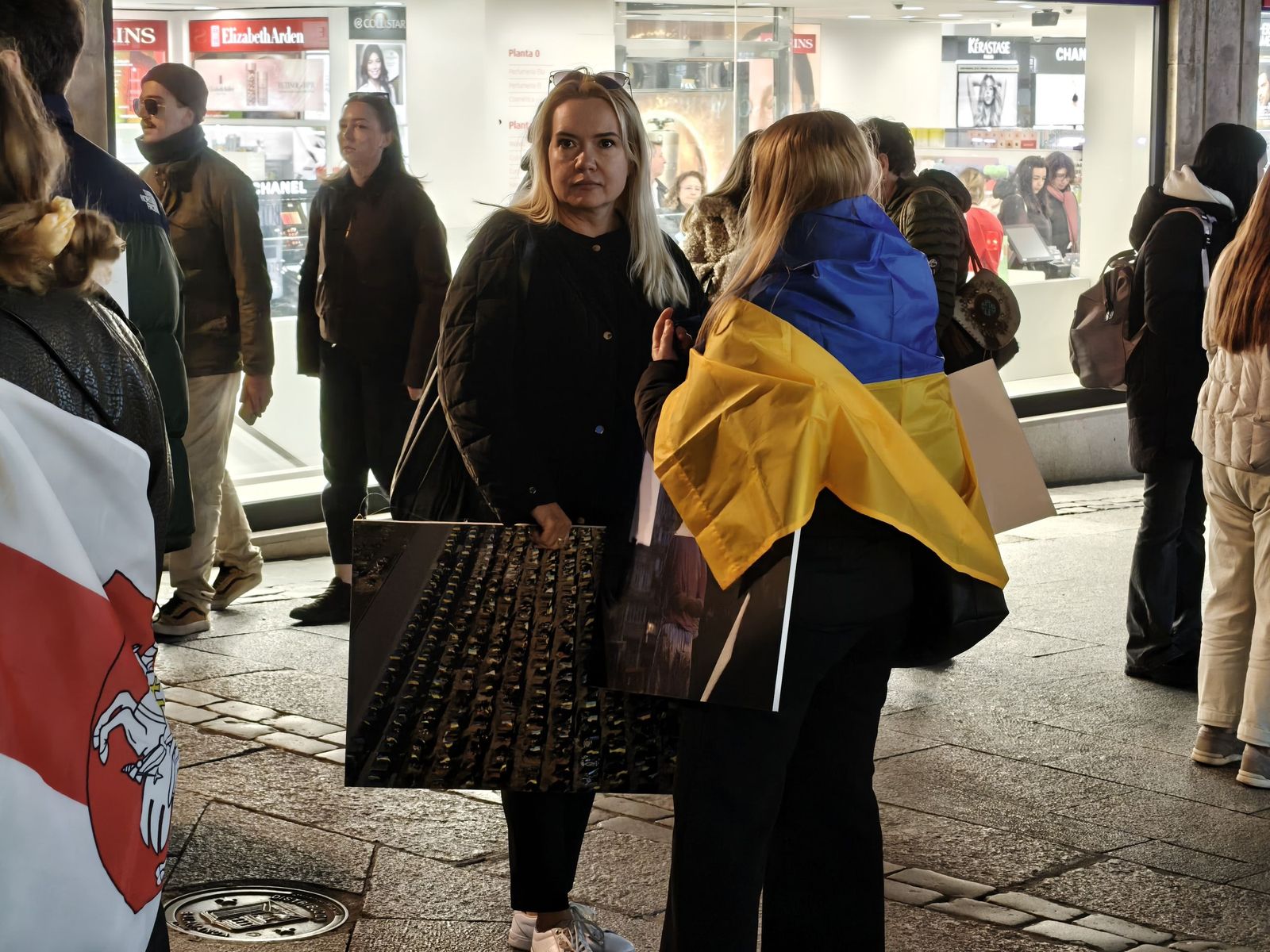 La Asociación de Ucranianos de Salamanca recorre la calles de la capital