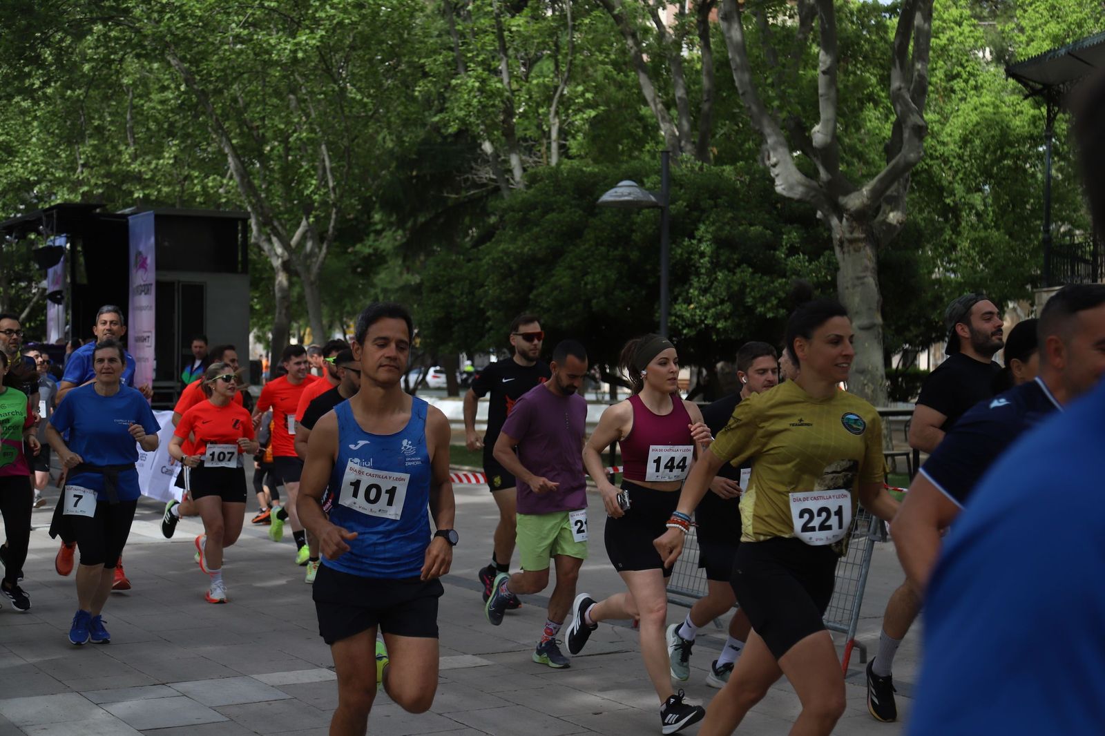 Carrera y marcha por el Día de Castilla y León en Zamora