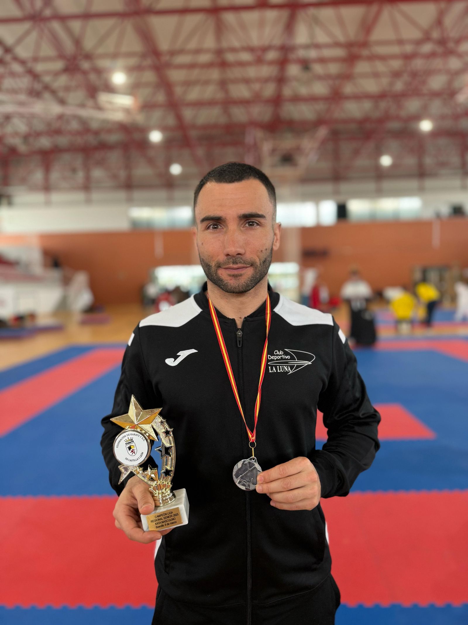 Kike Nieto vuelven a celebrar otro éxito en la primera Liga Regional de Karate