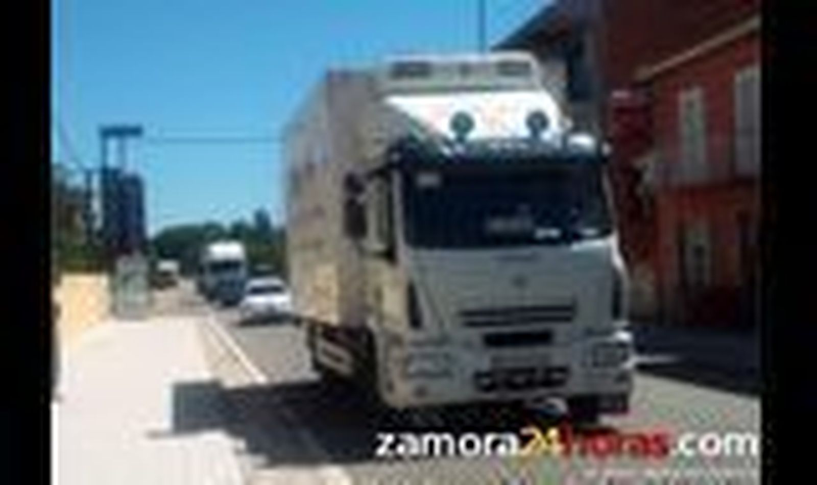 Tráfico prohíbe la circulación de vehículos pesados por la N-122 y N-610 durante el puente