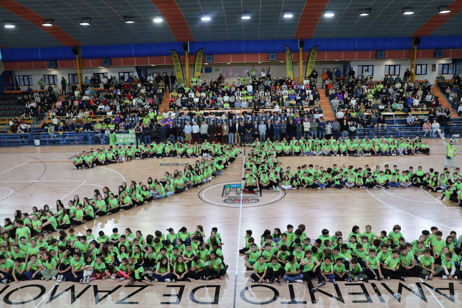 GALERÍA | El Club Balonmano Zamora celebra su 25º aniversario con una imagen muy especial