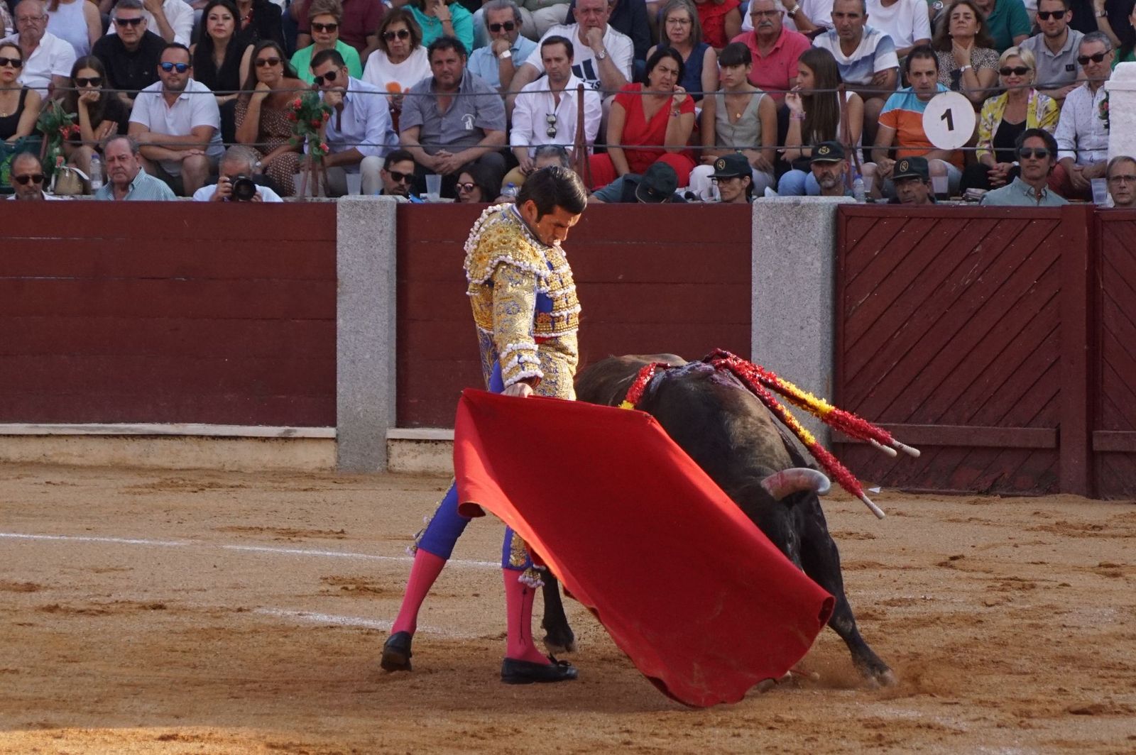 : Emilio de Justo y Diosleguarde cierran en hombros una feria de Guijuelo marcada por las despedidas de El Capea y Javier Castaño