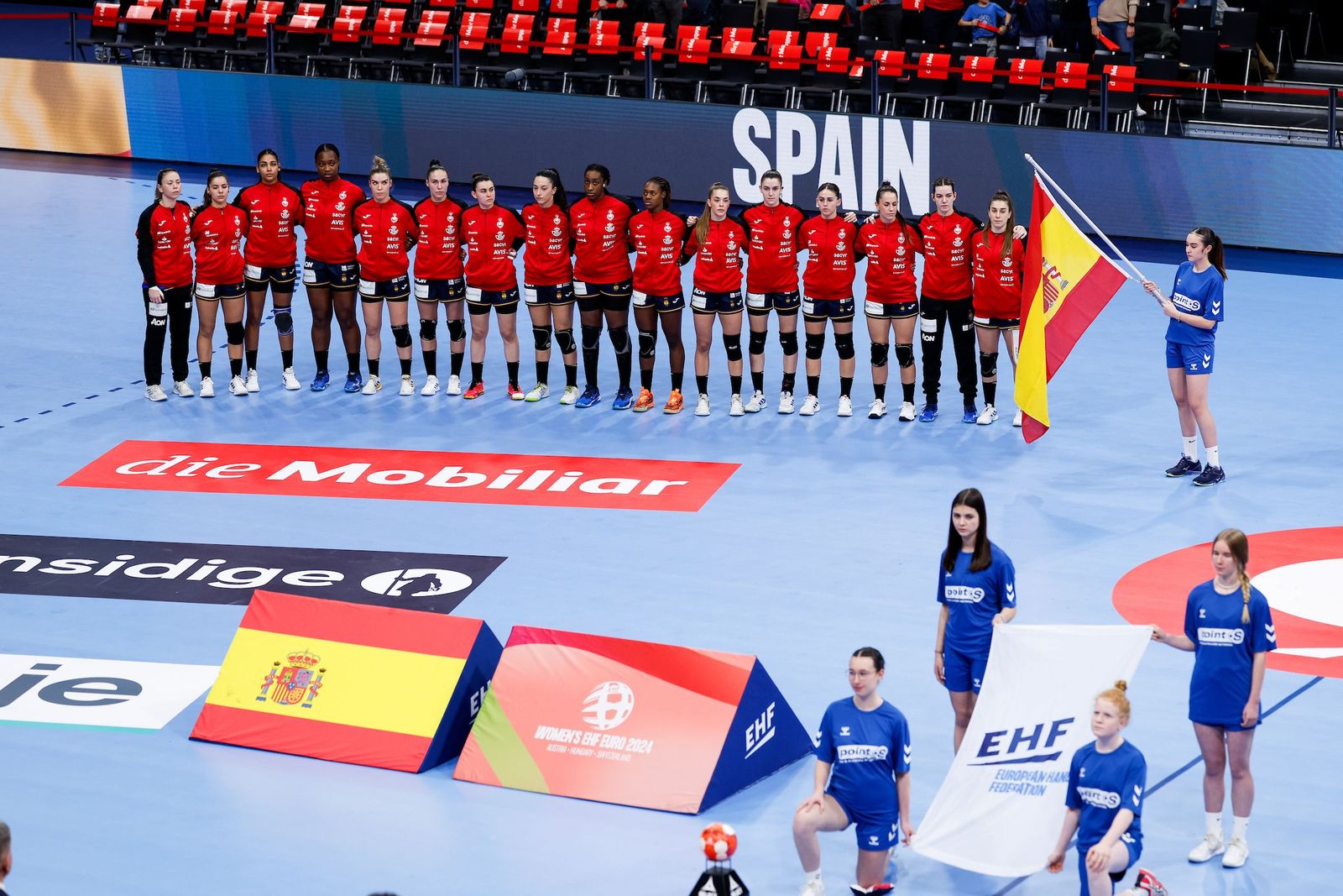 Las Gerreras antes de comenzar el partido ante Portugal EHF EURO 2024. Foto: Real Federación Española Balonmano