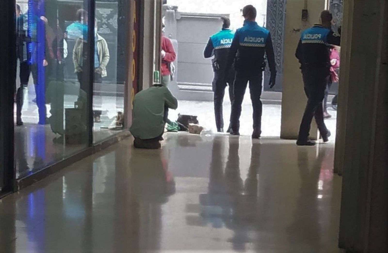 VÍDEO | Amplio despliegue policial en Santa Clara ante la presencia de un hombre que causó varios altercados