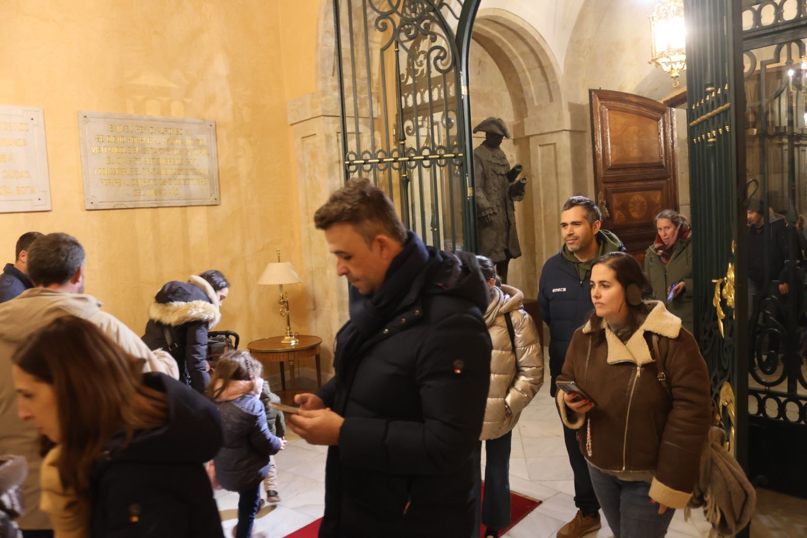 El Cartero Real sigue recogiendo las cartas con los deseos de los niños de Salamanca antes de la noche del 5 de enero