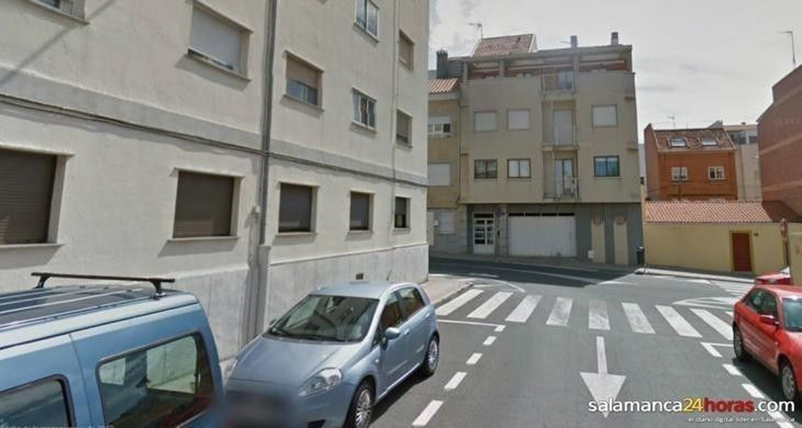 Dos jóvenes de 15 y 16 años conducen su moto de manera temeraria por la ciudad