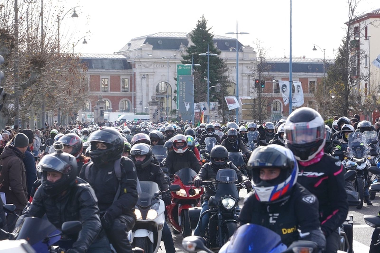 Cientos de motoristas se reúnen en Valladolid en 'Pingüinos 2026'