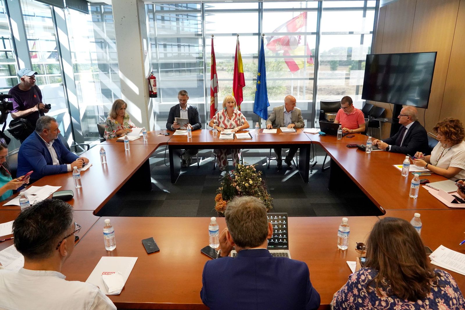 La consejera de Industria, Comercio y Empleo, Leticia García, preside el Consejo General de Empleo de Castilla y León