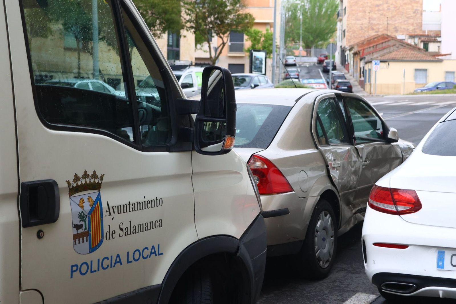 Colisión entre una ambulancia y dos vehículos en Salamanca