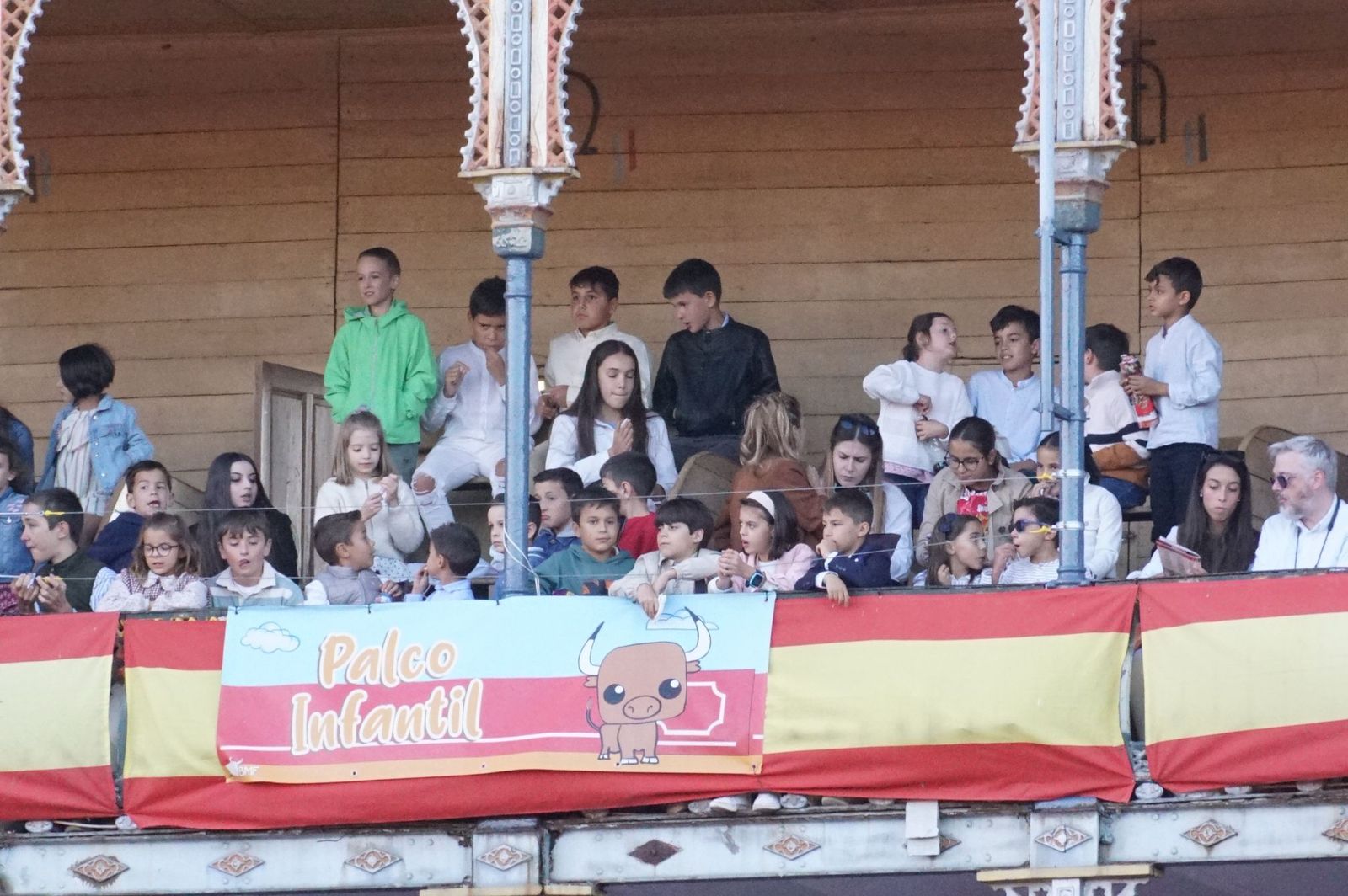 Así ha vivido la afición salmantina el adiós a la feria desde los tendidos: imágenes del ambiente en la corrida concurso