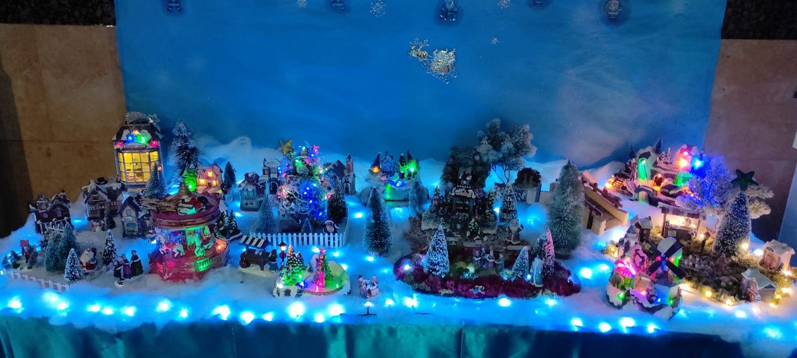 m-d-g-decoracion-navidena-en-una-vivienda-de-la-calle-pintor-diaz-caneja-6