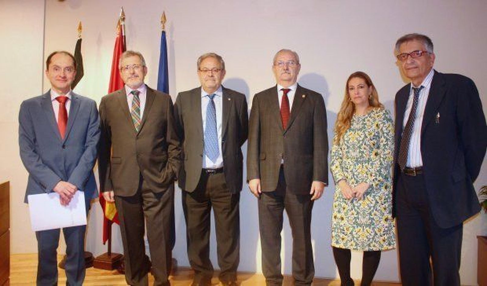 "El Sistema Nacional de Salud necesita más profesionales y centros sanitarios humanizados"