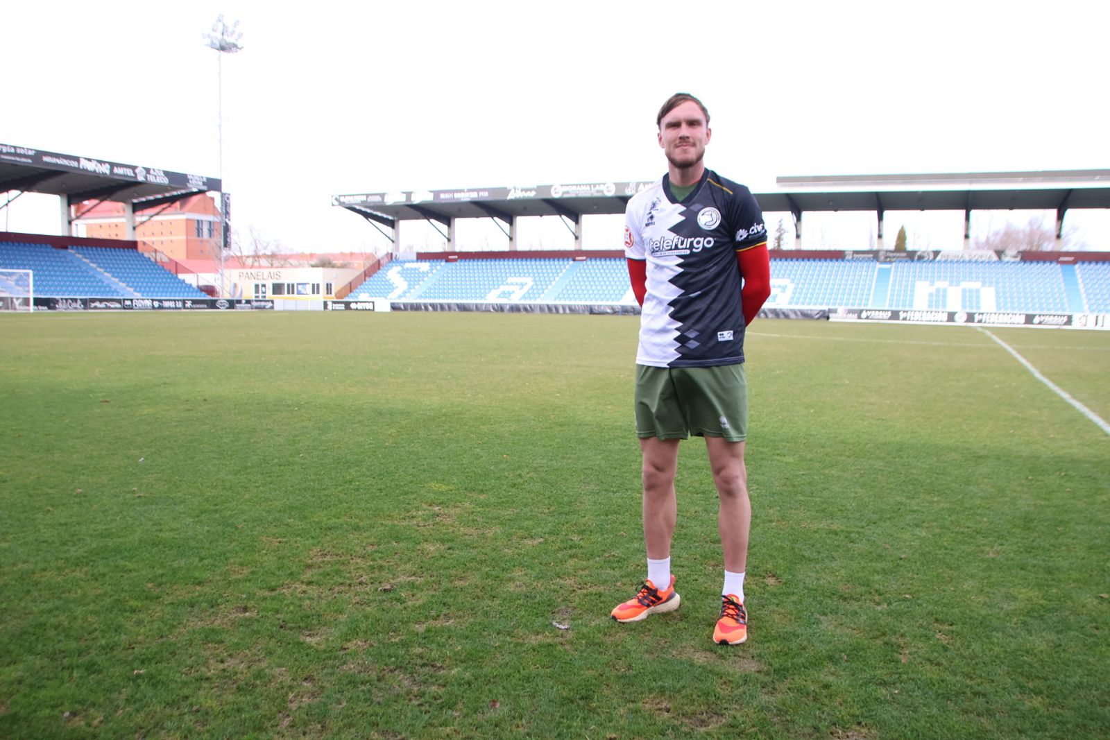 Presentación de Vadik Murria como nuevo jugador de Unionistas de Salamanca