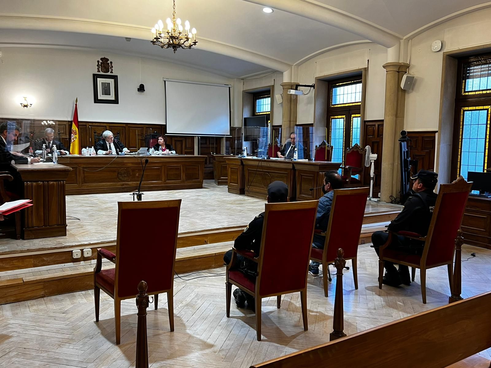 El acusado de una presunta agresión sexual a una joven con discapacidad en Salamanca, ante el juez.