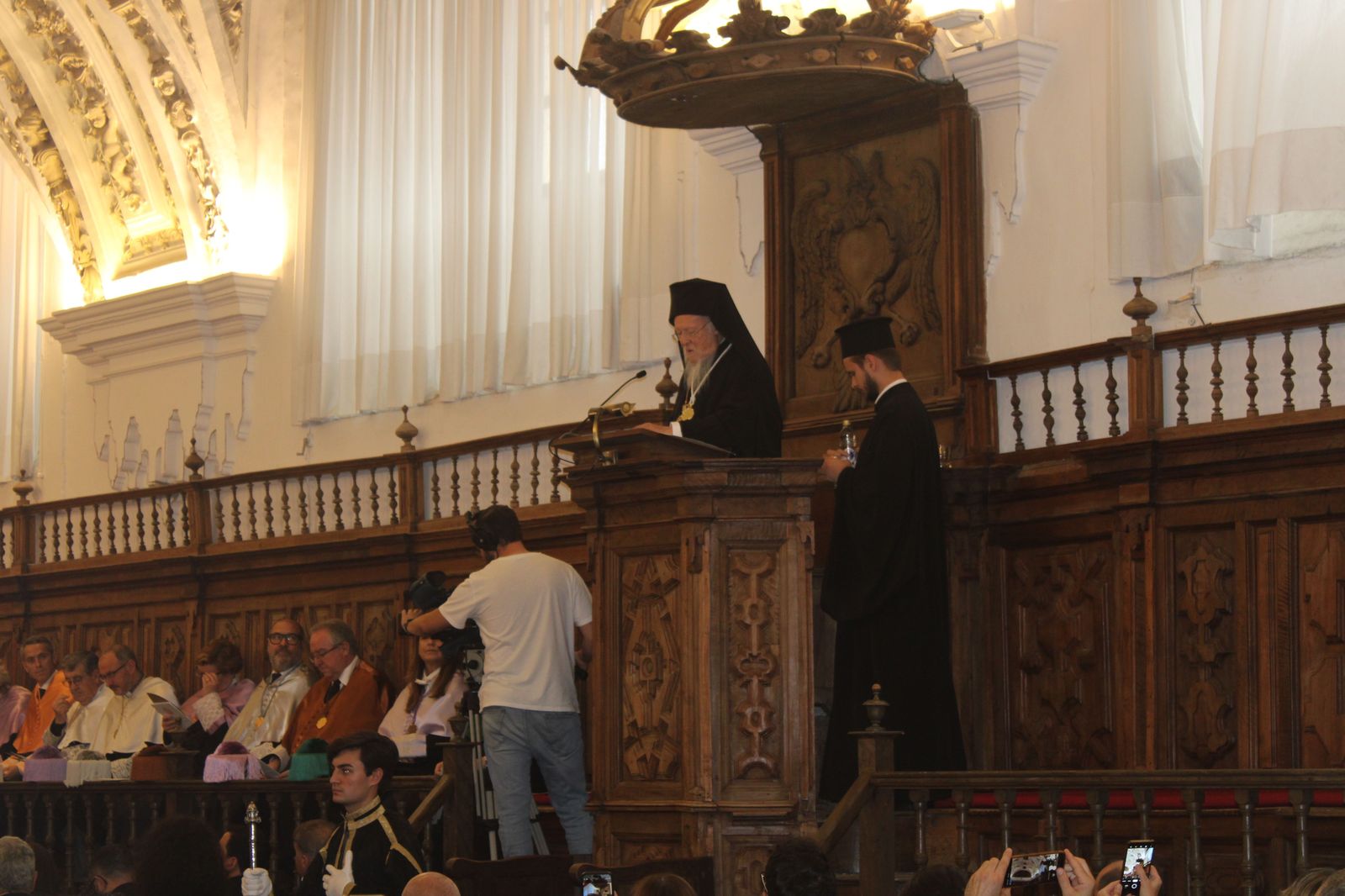 investidura-como-doctor-honoris-causa-de-la-universidad-pontific-15