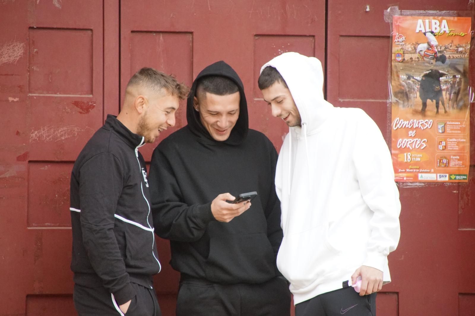 Alba de Tormes celebra un encierro, capea y encierro de minibueyes