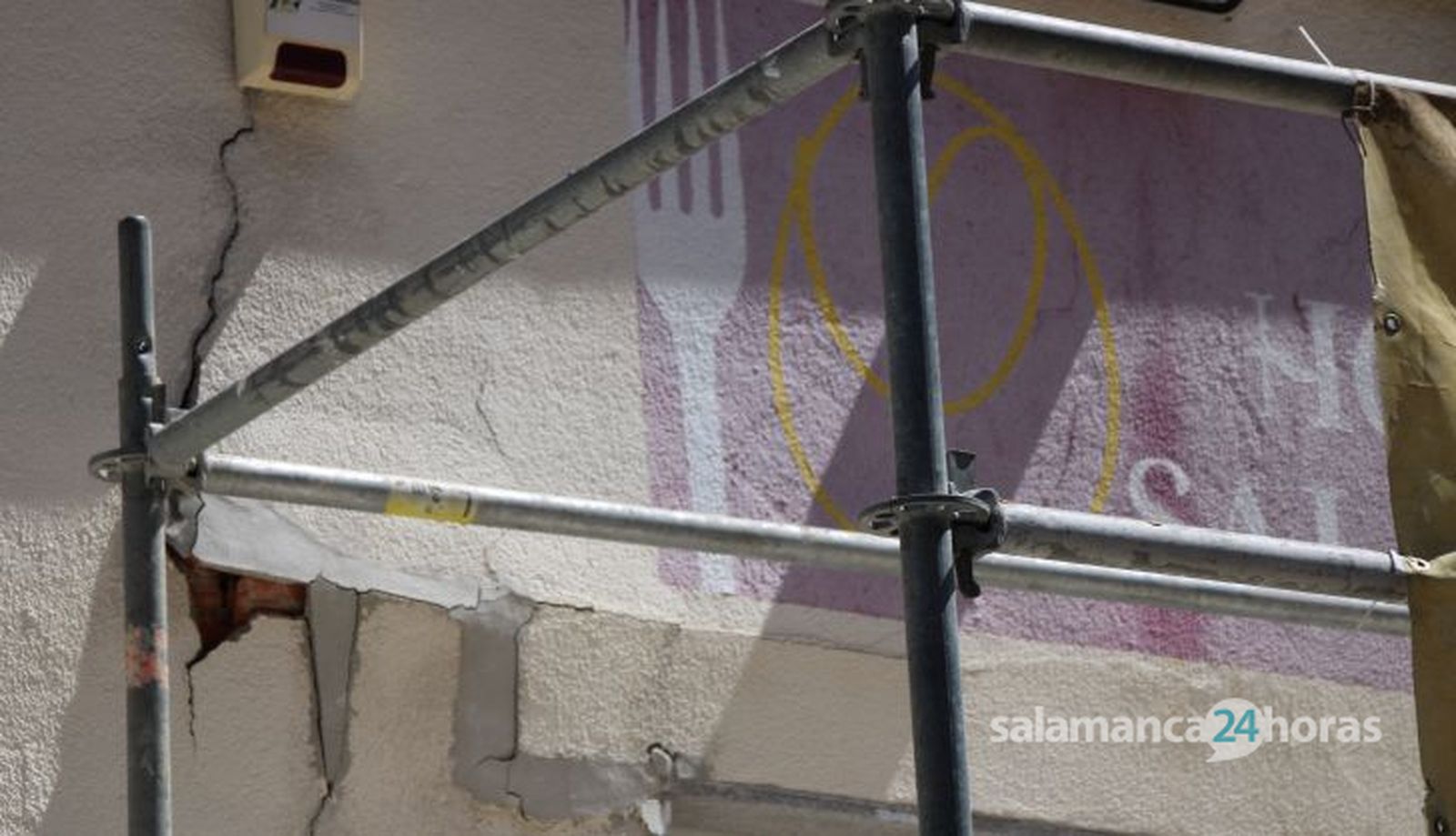 Estado de la fachada del edificio donde se sitúa la antigua Escuela de Hostelería de Salamanca (7)