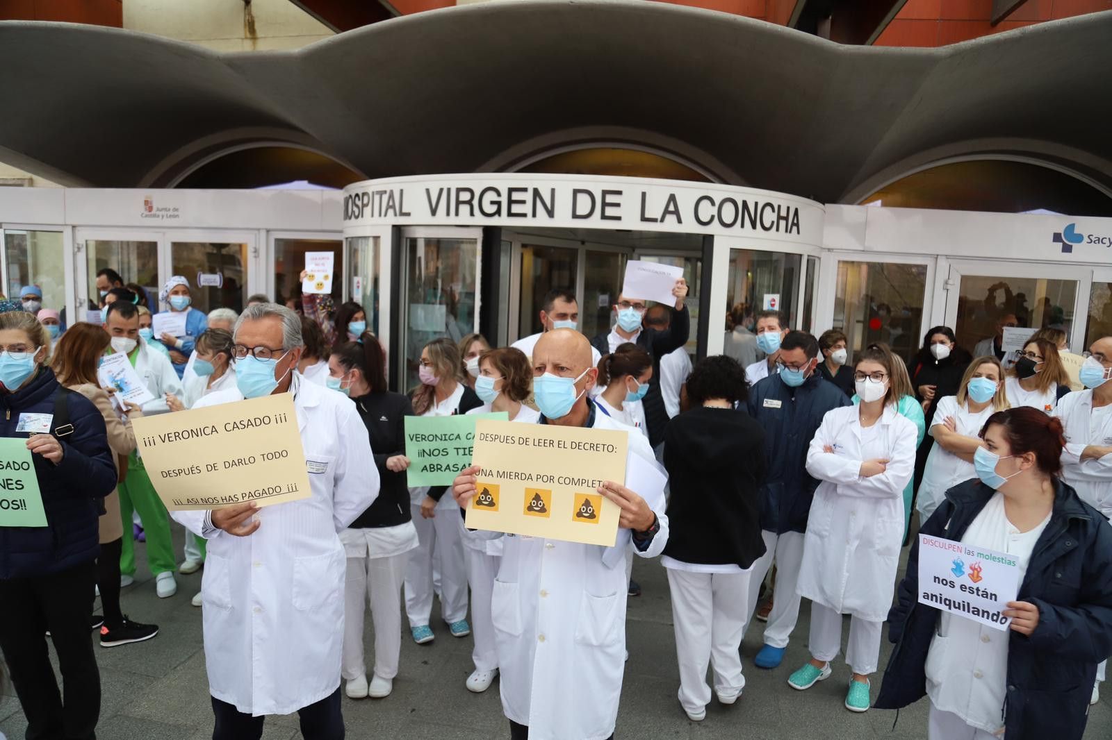 Concentracion sanitarios decretazo junta (1)