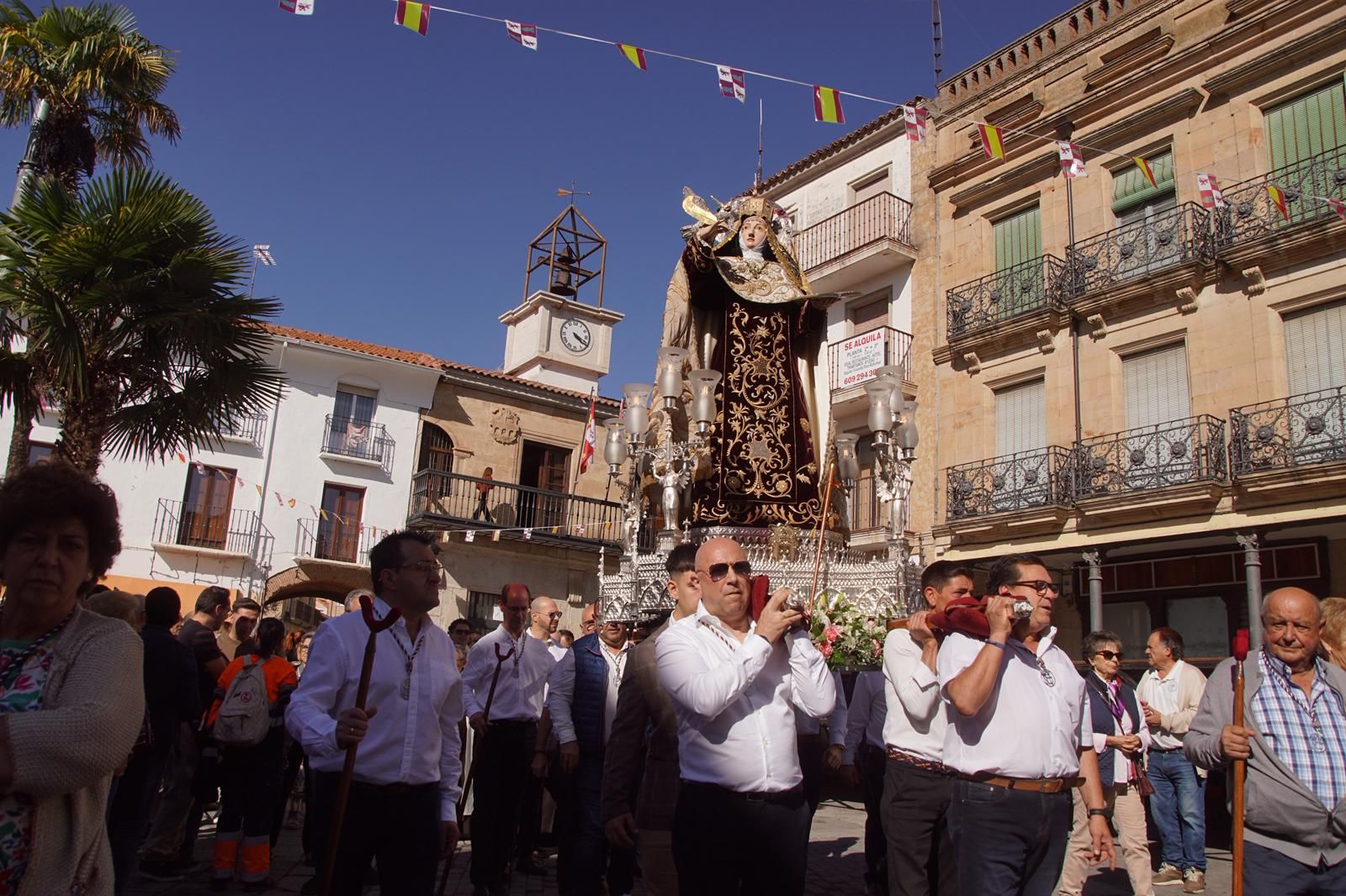 Salida procesión Santa Teresa en Alba de Tormes  (16).jpeg