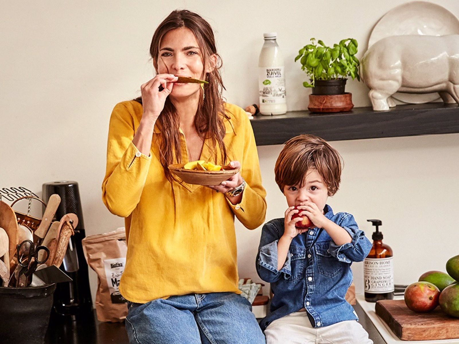 Día Mundial de la Felicidad, 20 de marzo: Los 8 alimentos que harán que te sientas más feliz y con fuerzas para afrontar el día a día