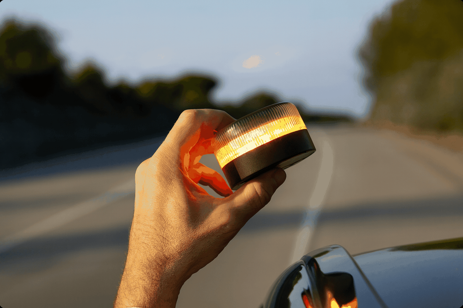 Balizas v16, obligatoria en los vehículos