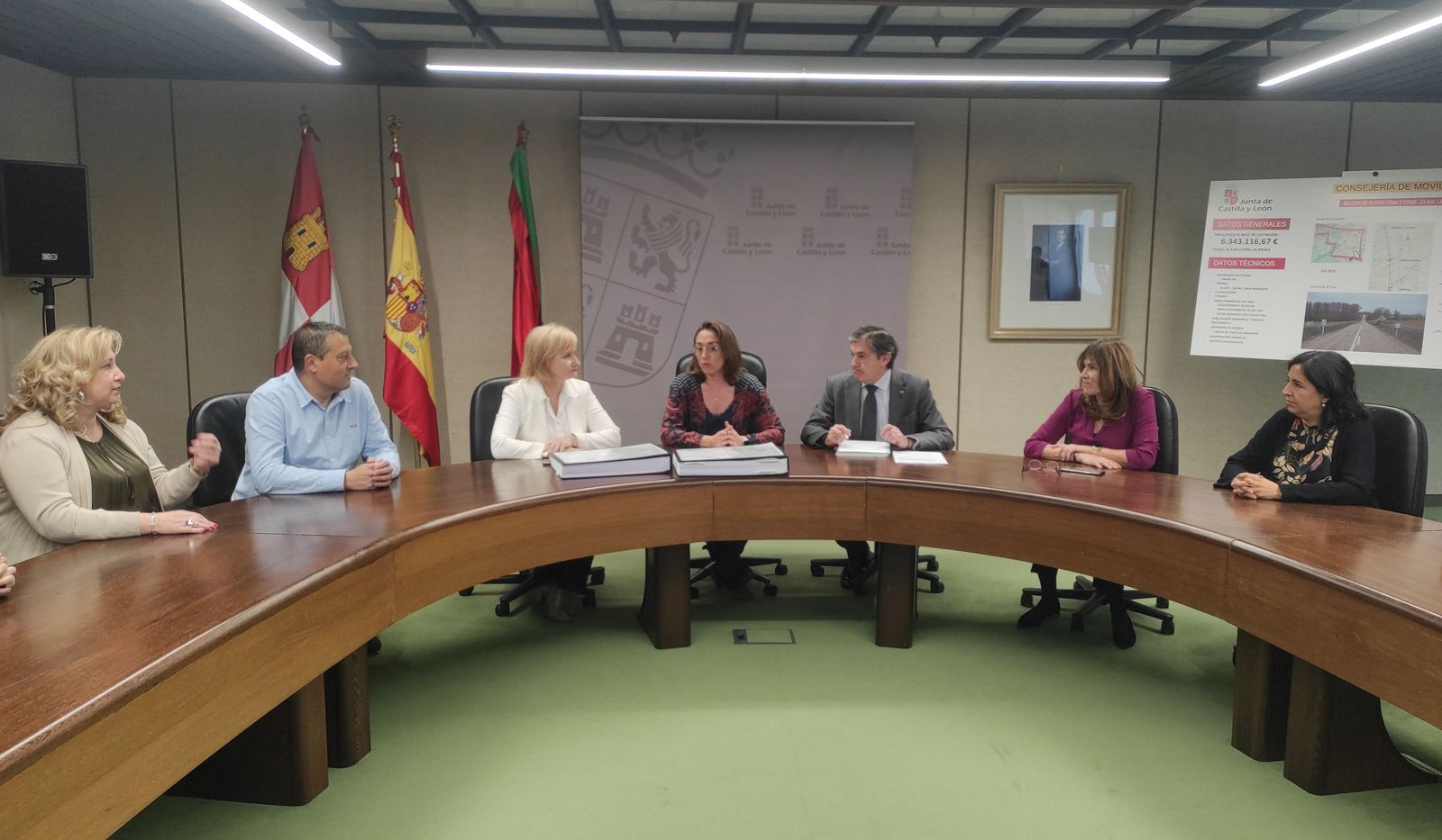 María González, consejera de Movilidad y Transformación Digital de la Junta de Castilla y León, en una reunión
