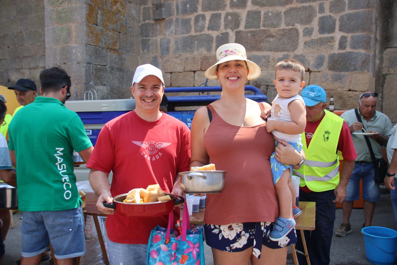 Masueco paella popular en la plaza