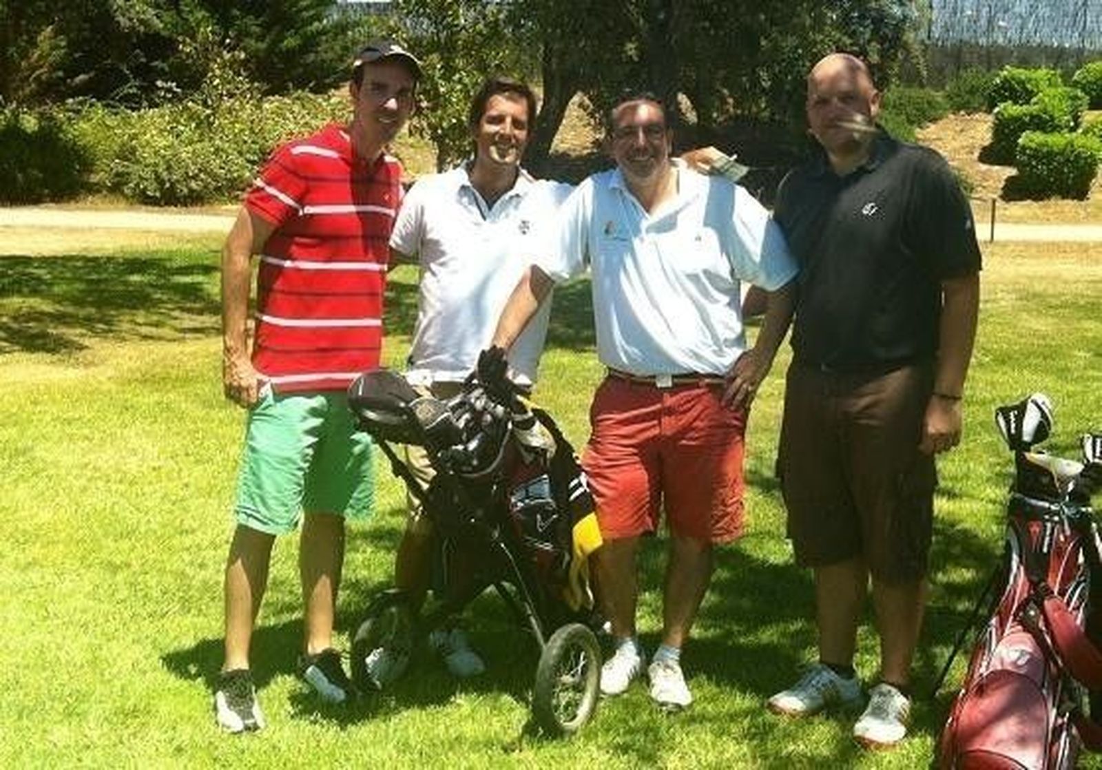 La Valmuza estrenó la liga de verano junto a Villamayor Golf